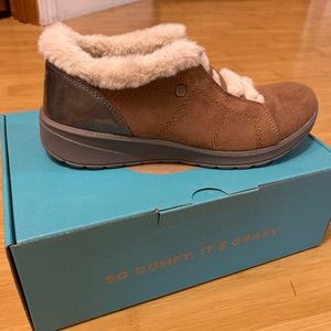 Golden Fur Trim Washable Slip-on Booties